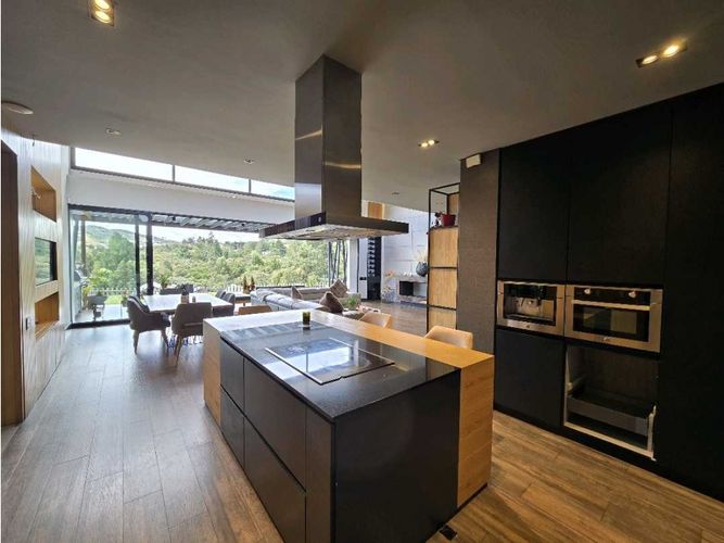 Casa de 3 alcobas en venta en Las Palmas, Envigado, 420 m² · foto 10 de 24