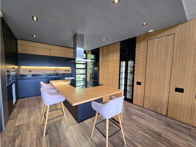 Casa de 3 alcobas en venta en Las Palmas, Envigado, 420 m² · foto 11 de 24