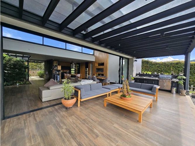 Casa de 3 alcobas en venta en Las Palmas, Envigado, 420 m² · foto 14 de 24
