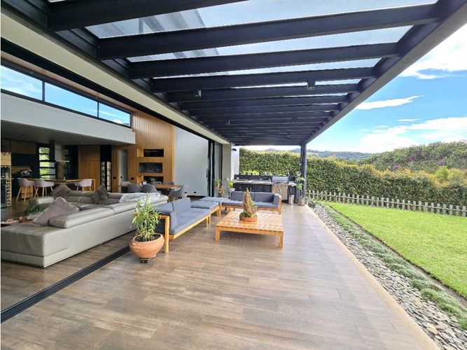Casa de 3 alcobas en venta en Las Palmas, Envigado, 420 m² · foto 20 de 24