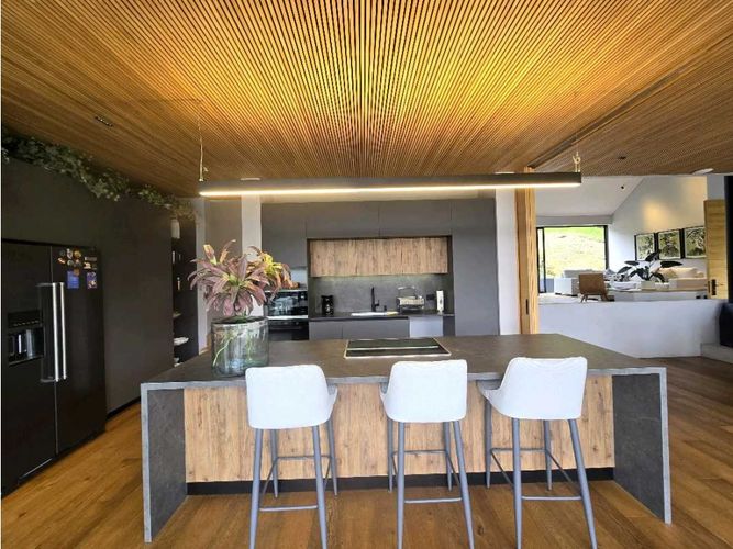 Casa de 4 alcobas en venta en Las Palmas, Envigado, 546 m² · foto 4 de 24