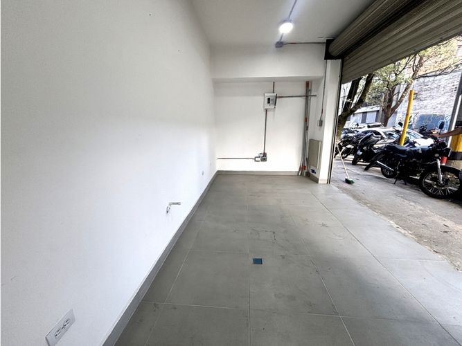 Local en arriendo en Colombia, Medellín, 15 m² · foto 2 de 5