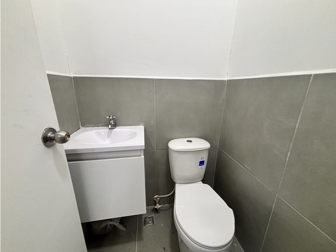Local en arriendo en Colombia, Medellín, 15 m² · foto 5 de 5
