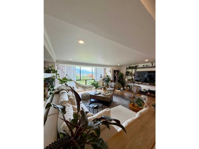 Apartamento de 2 alcobas en venta en El Campestre, Medellín, 170 m² · foto 2 de 16