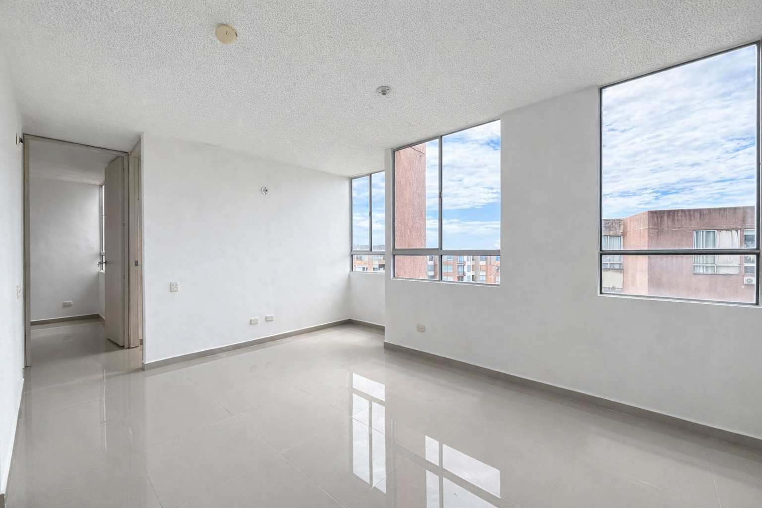 Apartamento en venta en Cr Mapire Hd. Rosablanca, Villavicencio · foto 2 de 11