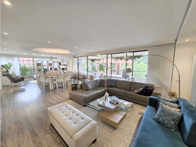 Apartamento de 3 alcobas en venta en Transversal Superior, Medellín, 316 m² · foto 4 de 24