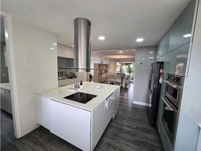 Apartamento de 3 alcobas en venta en Transversal Superior, Medellín, 316 m² · foto 11 de 24