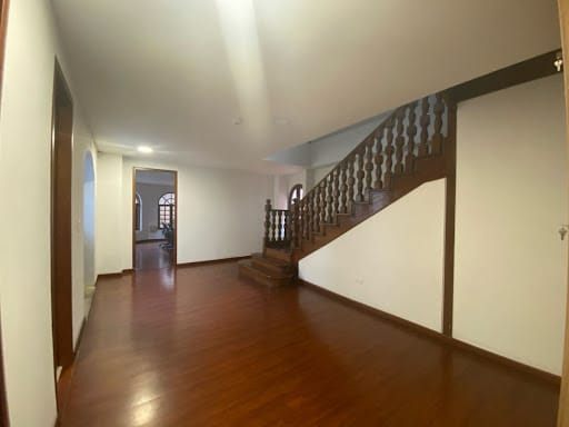 Casa de 10 alcobas en arriendo en El Nogal, Bogotá, 418 m² · foto 7 de 22