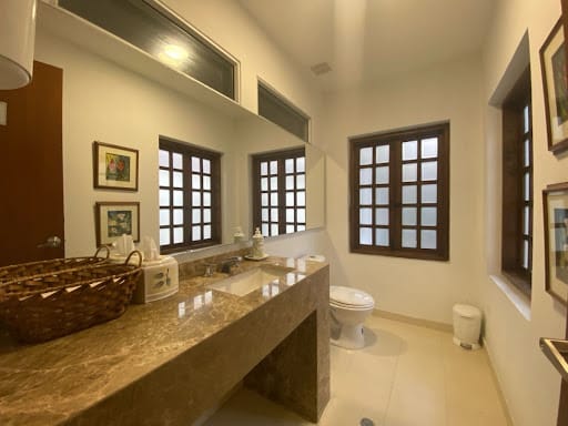 Casa de 10 alcobas en arriendo en El Nogal, Bogotá, 418 m² · foto 19 de 22
