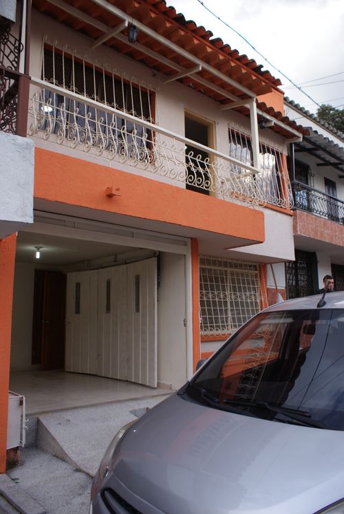 Casa de 4 alcobas en venta en Arboleda, Armenia, 180 m² · foto 2 de 20