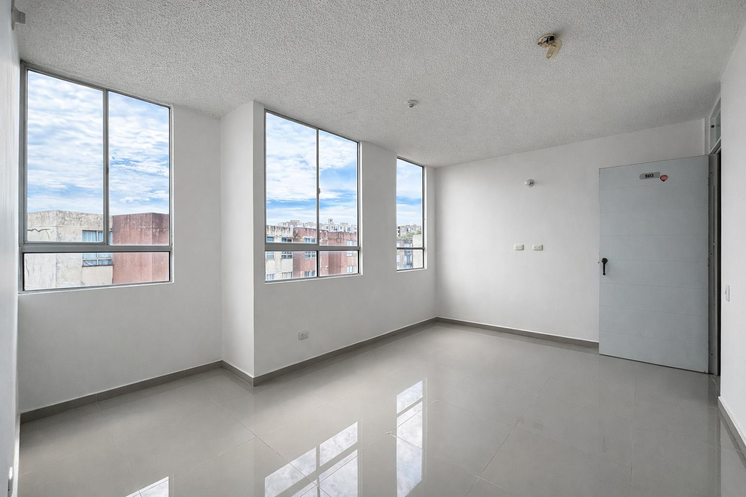 Apartamento en venta en Cr Mapire Hd. Rosablanca, Villavicencio · foto 3 de 11