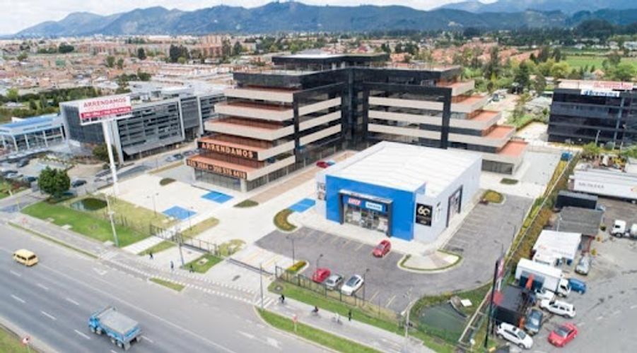 Oficina en arriendo en La Estacion, Cajicá, 804 m² · foto 2 de 18