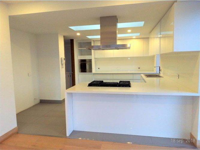 Apartamento de 3 alcobas en venta en Cerros De Suba, Bogotá, 255 m² · foto 10 de 24