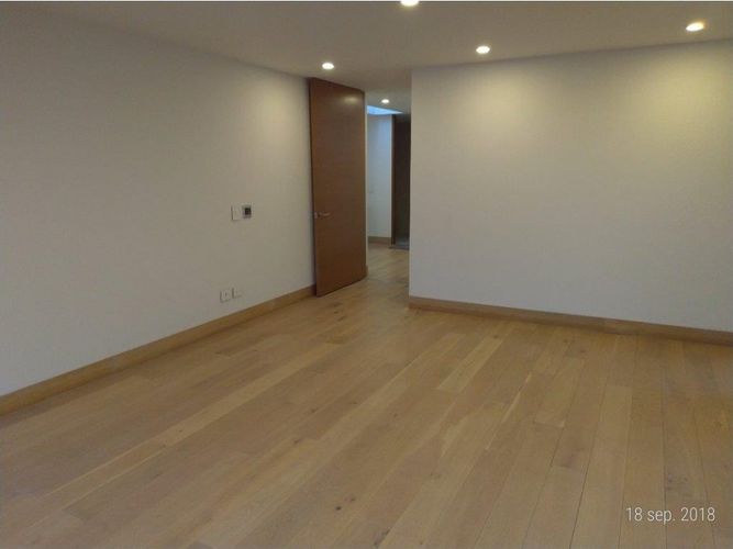 Apartamento de 3 alcobas en venta en Cerros De Suba, Bogotá, 255 m² · foto 11 de 24