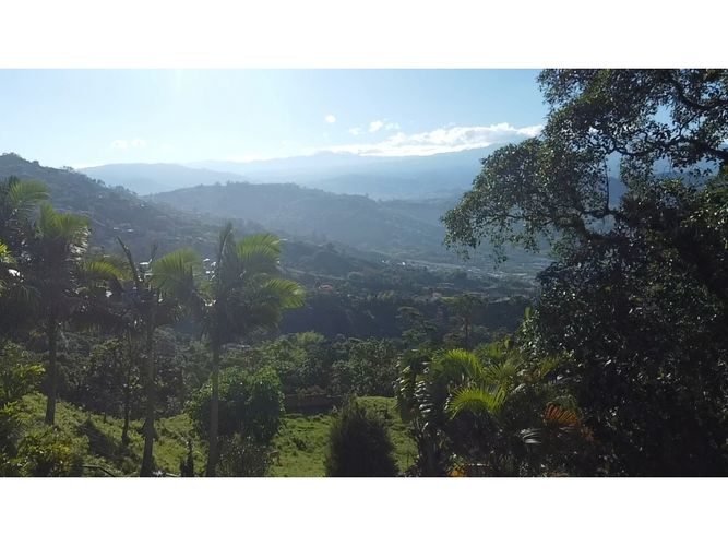 Finca en venta en La Cima, Dosquebradas, 210 m² · foto 14 de 24
