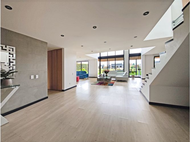 Casa de 4 alcobas en venta en San Jacinto, Chía, 382 m² · foto 5 de 24