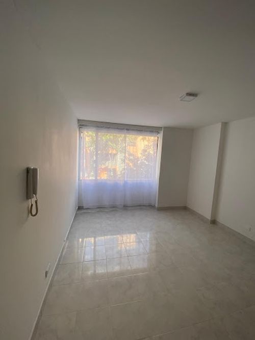 Apartaestudio en venta en Lago Gaitan, Bogotá, 46 m² · foto 2 de 13