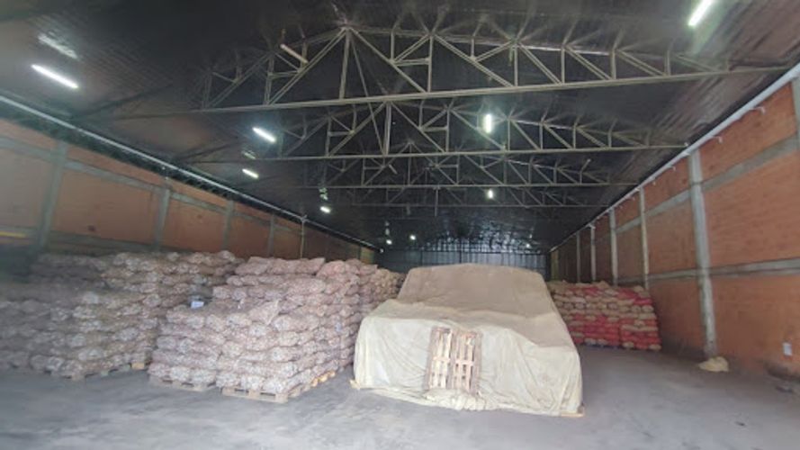 Bodega en arriendo en La Magnolia, Madrid, 687 m² · foto 2 de 3
