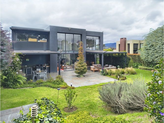 Casa de 4 alcobas en venta en Meusa, Sopó, 261 m² · foto 2 de 24