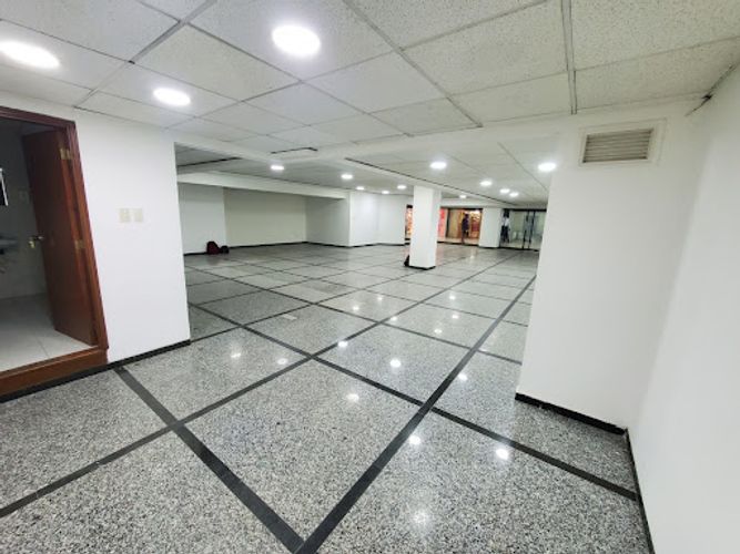Local en arriendo en Pampa Linda, Cali, 256 m² · foto 3 de 13