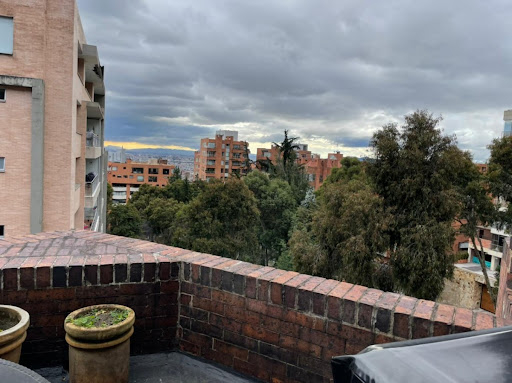Apartamento en venta en Los Rosales, Bogotá · foto 2 de 24