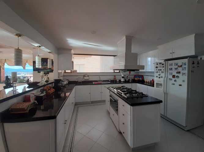 Apartamento de 3 alcobas en venta en Bosque De Pinos, Bogotá, 307 m² · foto 6 de 24