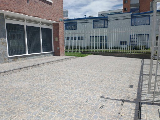 Casa en venta en Polo Club, Bogotá · foto 8 de 24