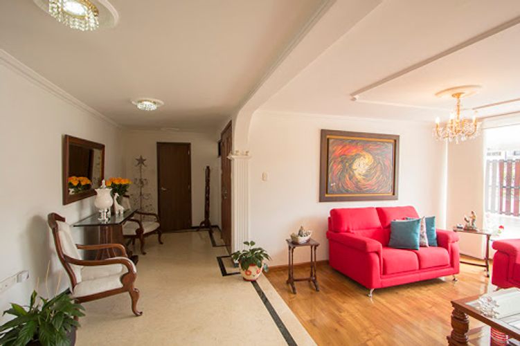 Casa en venta en Pontevedra, Bogotá · foto 4 de 21