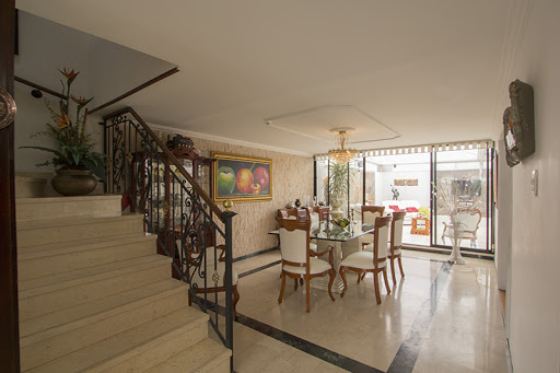 Casa en venta en Pontevedra, Bogotá · foto 5 de 21