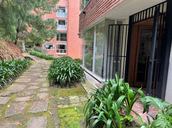 Apartamento en venta en Los Rosales, Bogotá · foto 8 de 24