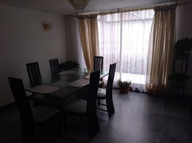Casa de 4 alcobas en venta en Cedro Golf, Bogotá, 293 m² · foto 2 de 21