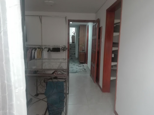 Casa en venta en Santa Barbara, Bogotá · foto 8 de 13