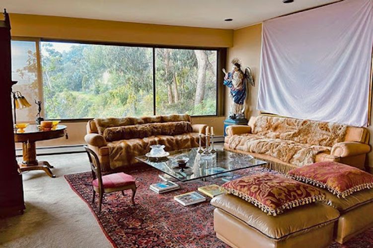 Apartamento de 2 alcobas en venta en Los Rosales, Bogotá, 304 m² · foto 2 de 22