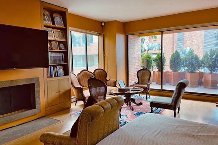 Apartamento de 2 alcobas en venta en Los Rosales, Bogotá, 304 m² · foto 14 de 22