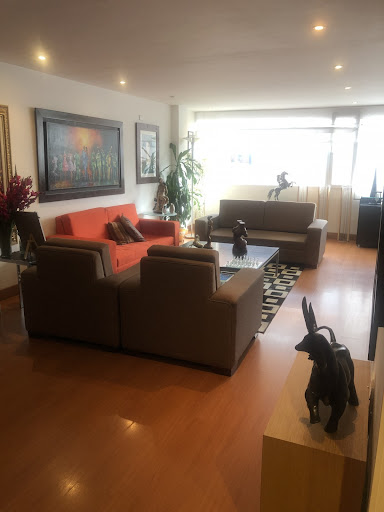 Apartamento en venta en Santa Barbara, Bogotá · foto 3 de 14