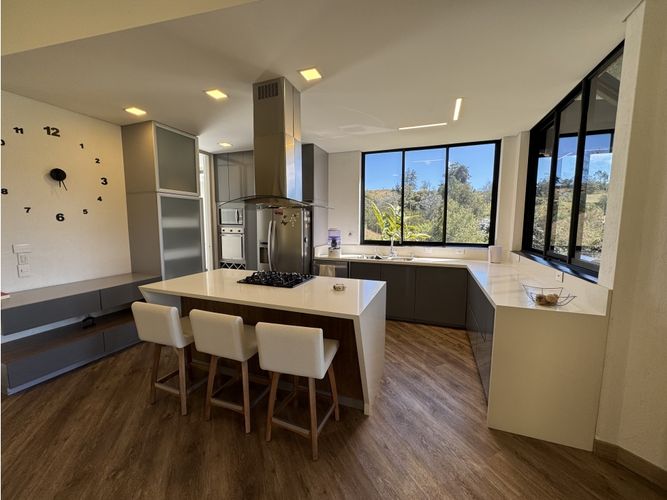 Casa de 3 alcobas en venta en Pantanillo, El Retiro, 417 m² · foto 2 de 24