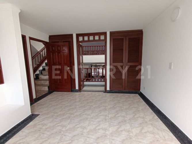 Casa de 5 alcobas en arriendo en Bosque Alto, Villavicencio, 590 m² · foto 11 de 22