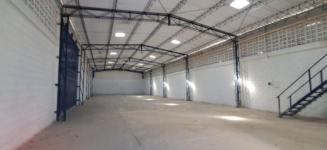 Bodega en arriendo en Villa San Pedro I, Barranquilla, 1000 m² · foto 7 de 14