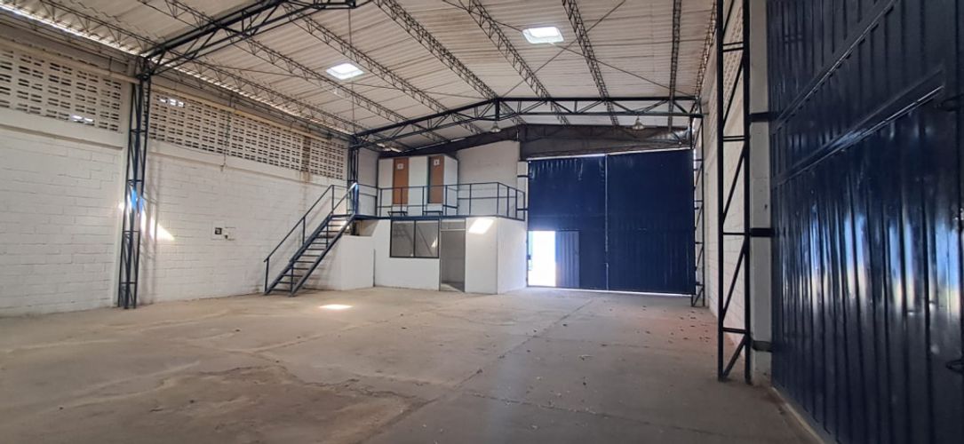 Bodega en arriendo en Villa San Pedro I, Barranquilla, 1000 m² · foto 10 de 14