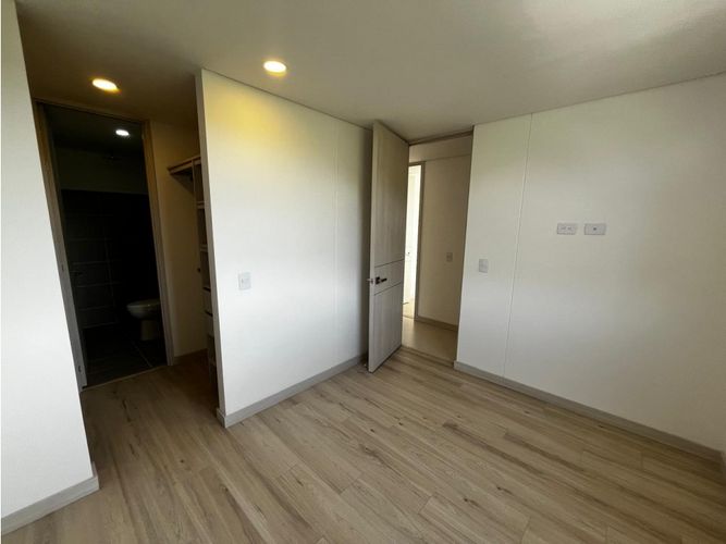 Apartamento de 3 alcobas en arriendo en La Aldea, La Estrella, 75 m² · foto 7 de 9