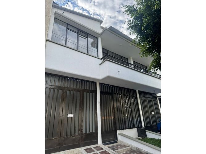 Apartamento en venta en Avenida 30 De Agosto, Pereira · foto 2 de 9