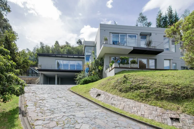 Casa de 6 alcobas en venta en Chuntame, Cajicá, 1000 m² · foto 1 de 20