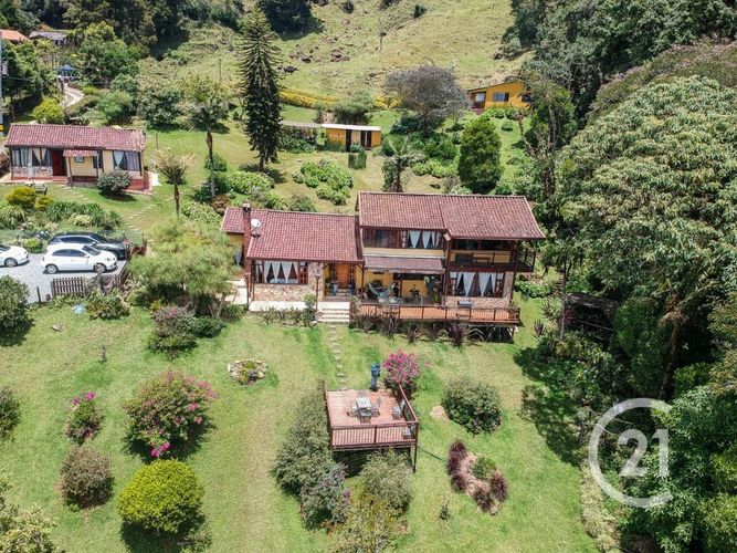 Casa de 5 alcobas en venta en Las Palmas, Medellín, 241 m² · foto 2 de 20