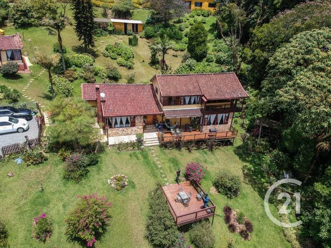 Casa de 5 alcobas en venta en Las Palmas, Medellín, 241 m² · foto 2 de 19