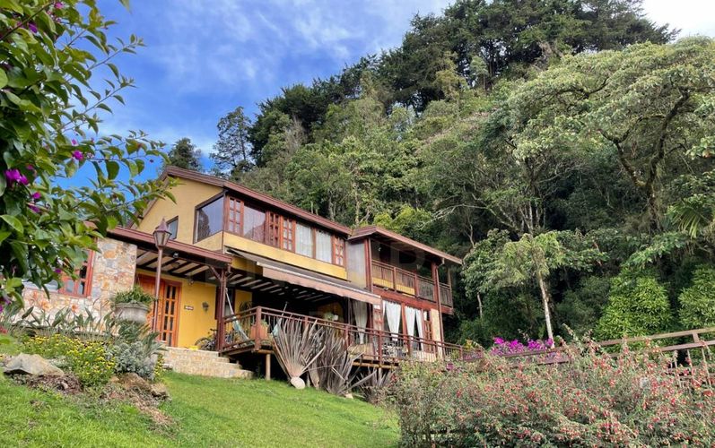 Casa de 5 alcobas en venta en Las Palmas, Medellín, 241 m² · foto 5 de 19