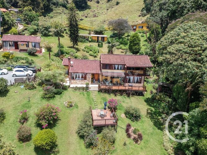 Casa de 5 alcobas en venta en Las Palmas, Medellín, 241 m² · foto 18 de 19