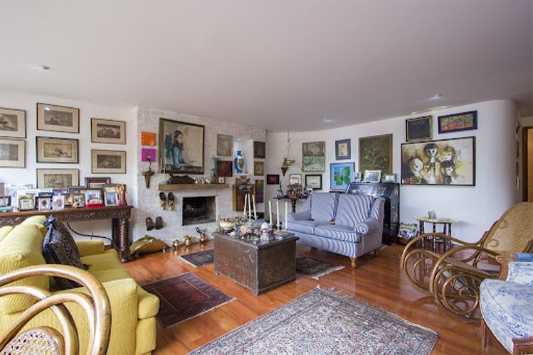 Apartamento de 3 alcobas en venta en Los Rosales, Bogotá, 243 m² · foto 10 de 24