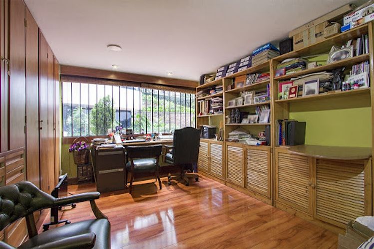 Apartamento de 3 alcobas en venta en Los Rosales, Bogotá, 243 m² · foto 17 de 24