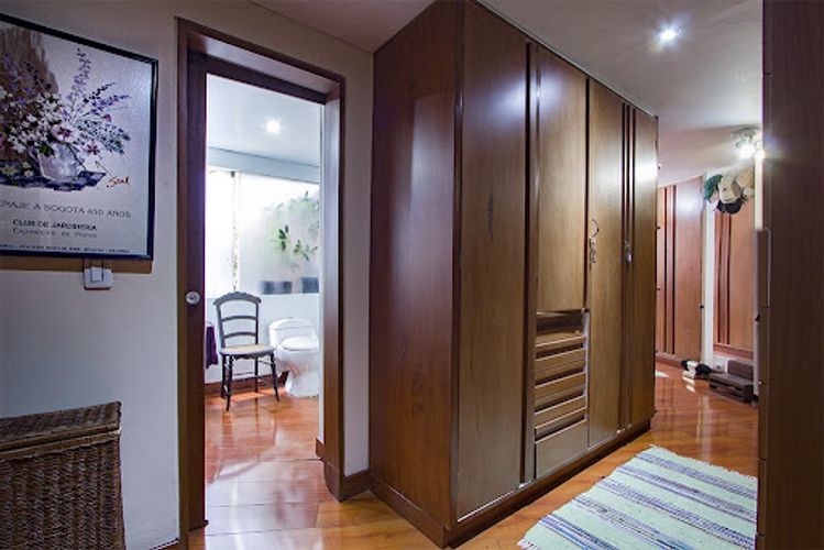 Apartamento de 3 alcobas en venta en Los Rosales, Bogotá, 243 m² · foto 20 de 24
