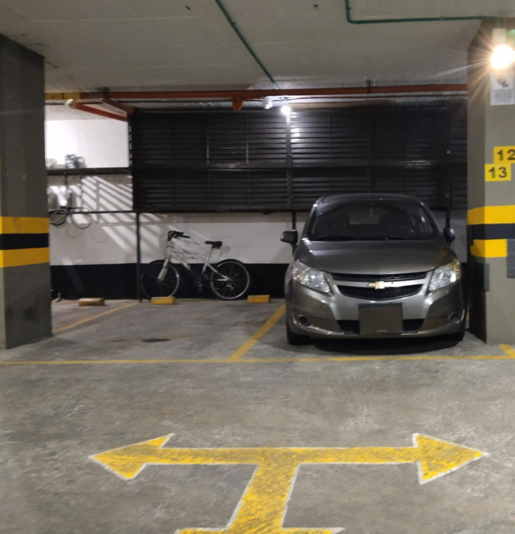 Apartamento en venta en Cedritos, Bogotá · foto 2 de 18